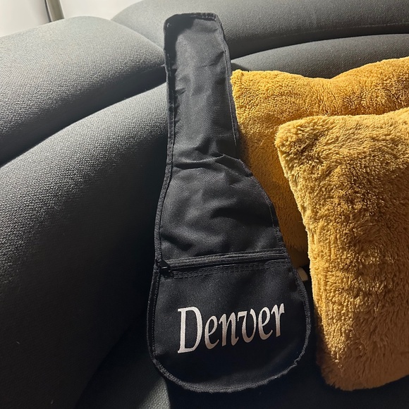 Ukuleles - Picture 7 of 7